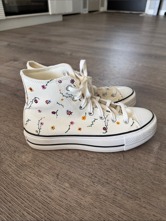 Converse Shoes - Women's Chuck Taylor All Star Hi Lift Platform Sneaker Size 8.5